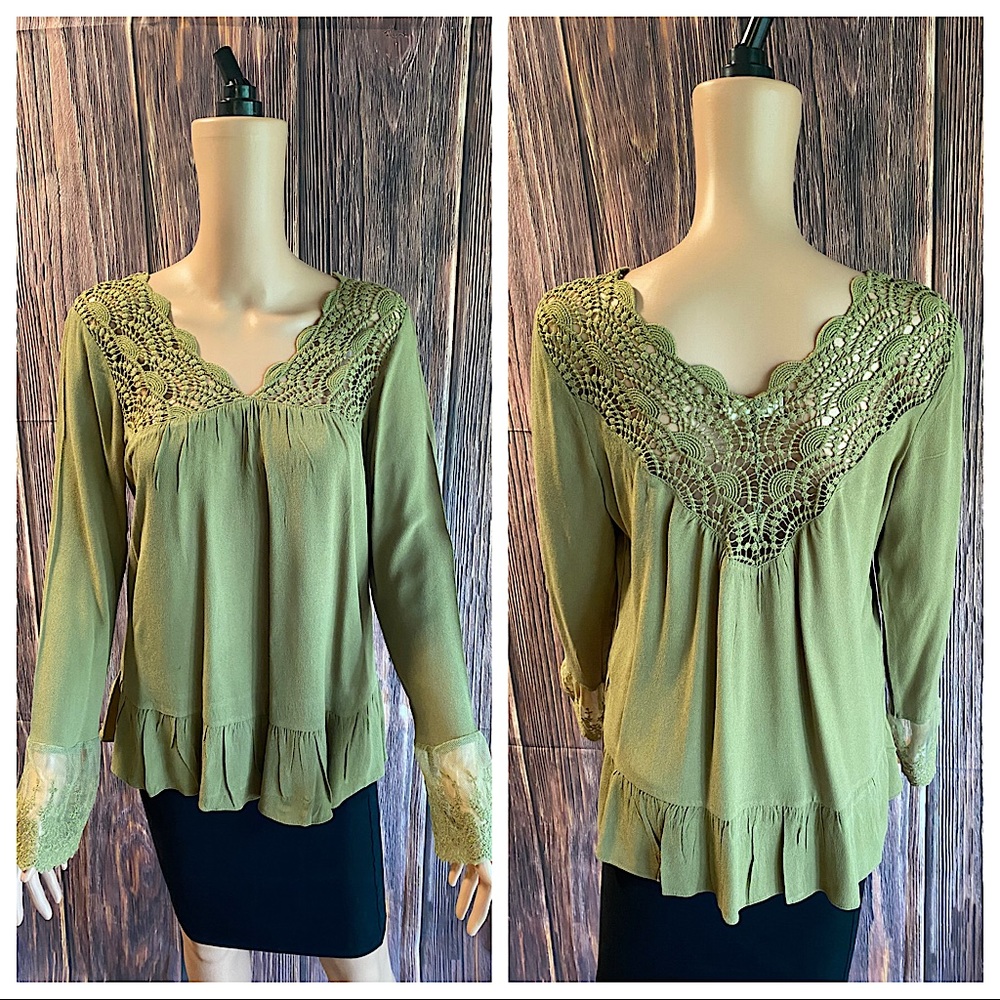 Altar’d State size XS light green embroidered long sleeve lace lined blouse